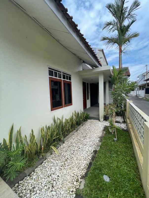 dijual rumah margahayu tengah