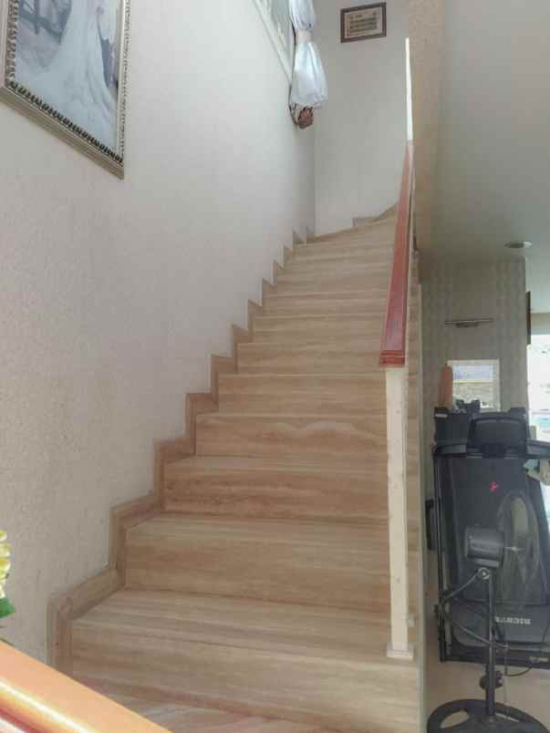 dijual rumah meruya residence