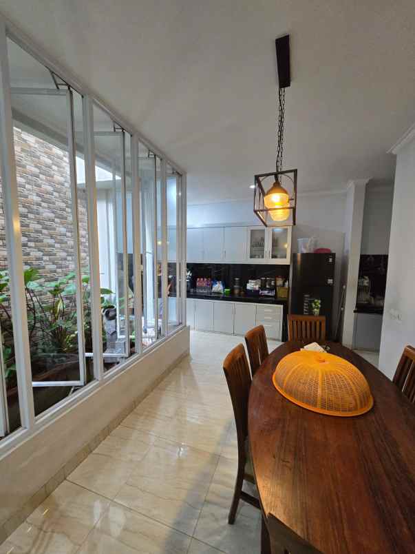 dijual rumah mewah siap huni di legenda wisata cibubur