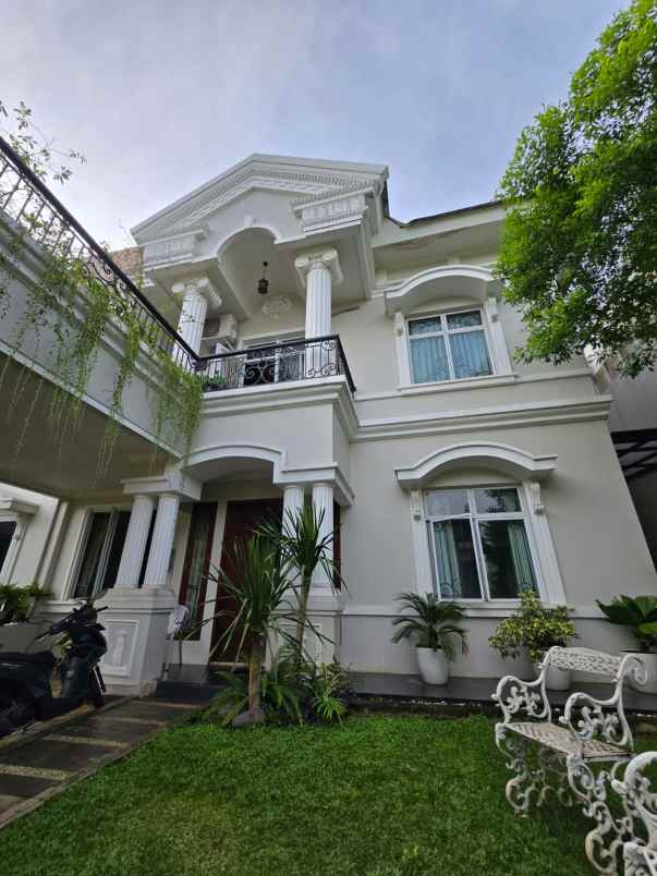 dijual rumah mewah siap huni di legenda wisata cibubur