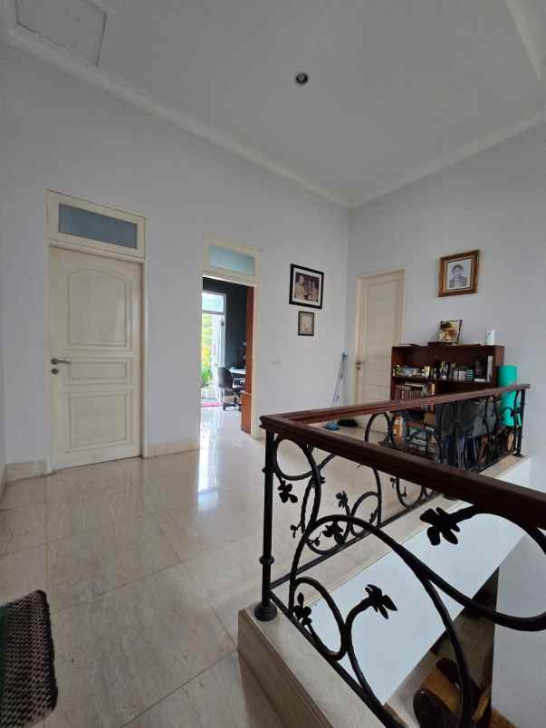 dijual rumah mewah siap huni di legenda wisata cibubur