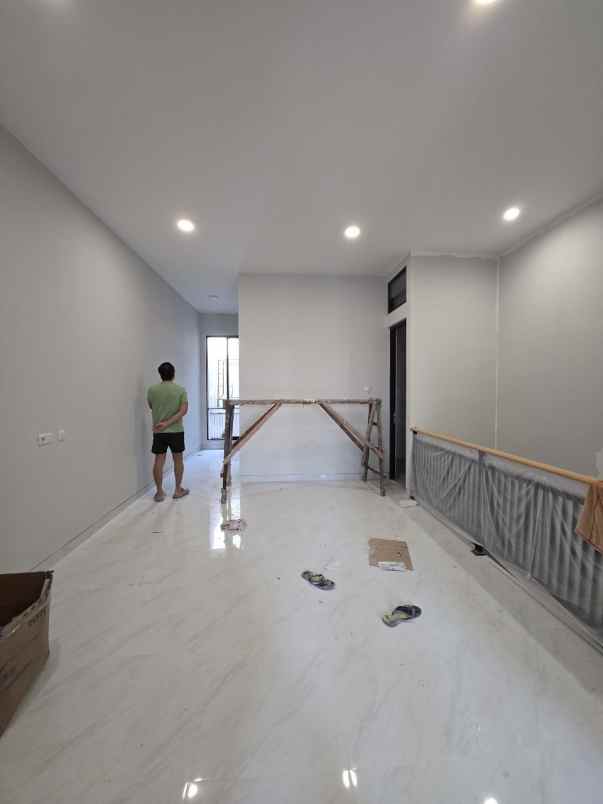 dijual rumah mulyorejo