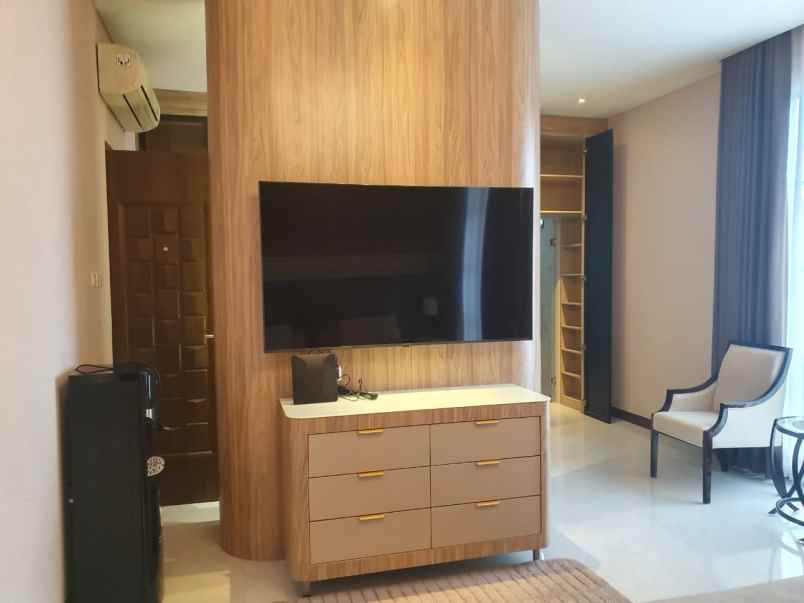 dijual rumah north emerald mansion