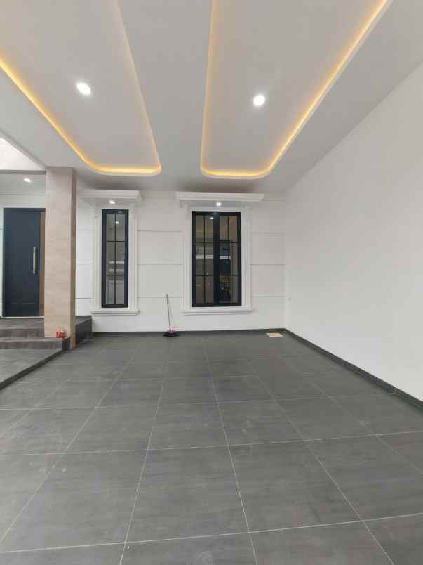 dijual rumah pakis