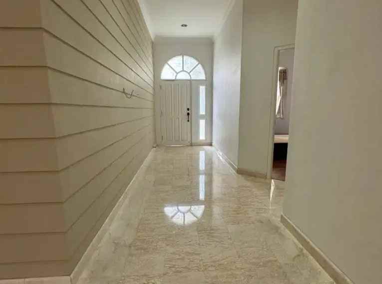 dijual rumah pakuwon city san diego