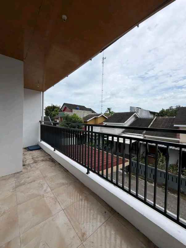 dijual rumah pamela 7