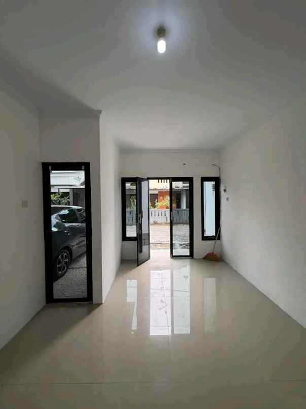 dijual rumah pamela 7
