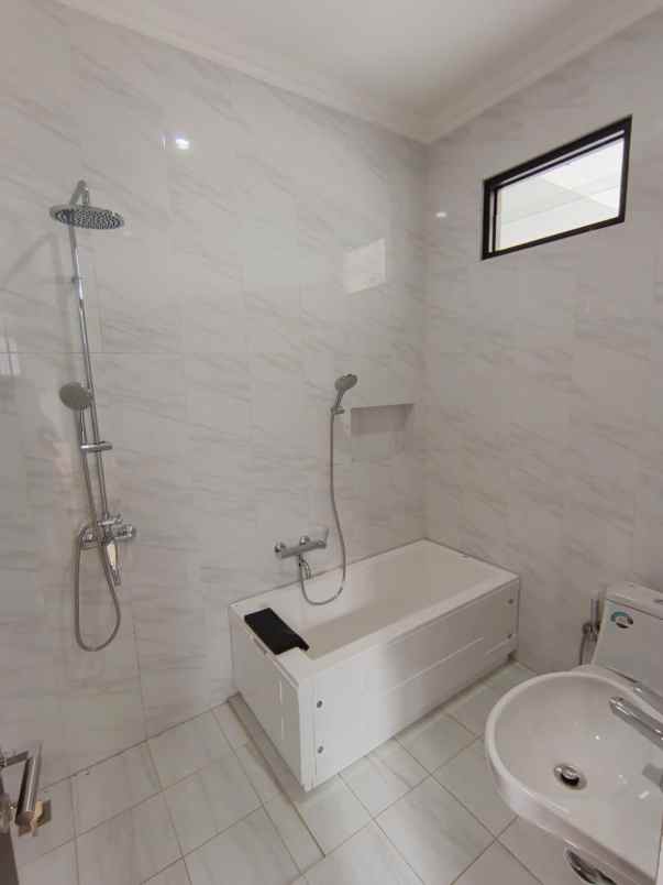 dijual rumah pandowoharjo kec sleman