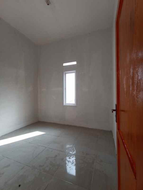 dijual rumah parakanmuncang