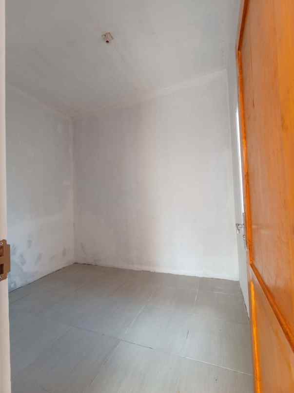 dijual rumah parakanmuncang