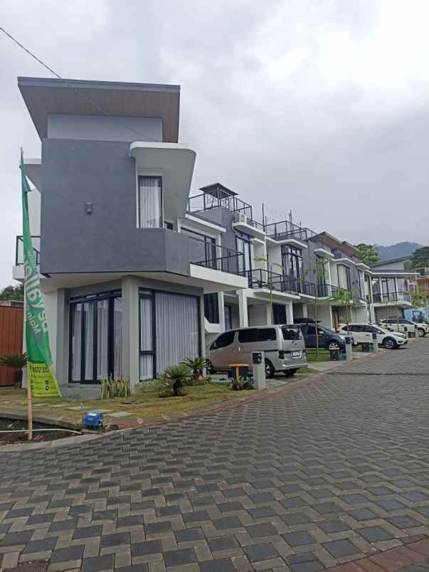 dijual rumah parama panderman hills
