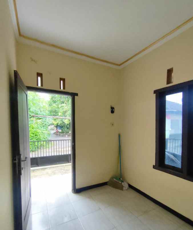 dijual rumah pasar barongan