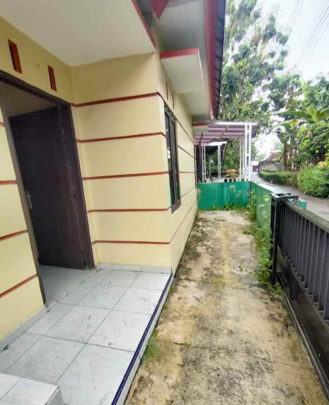dijual rumah pasar barongan