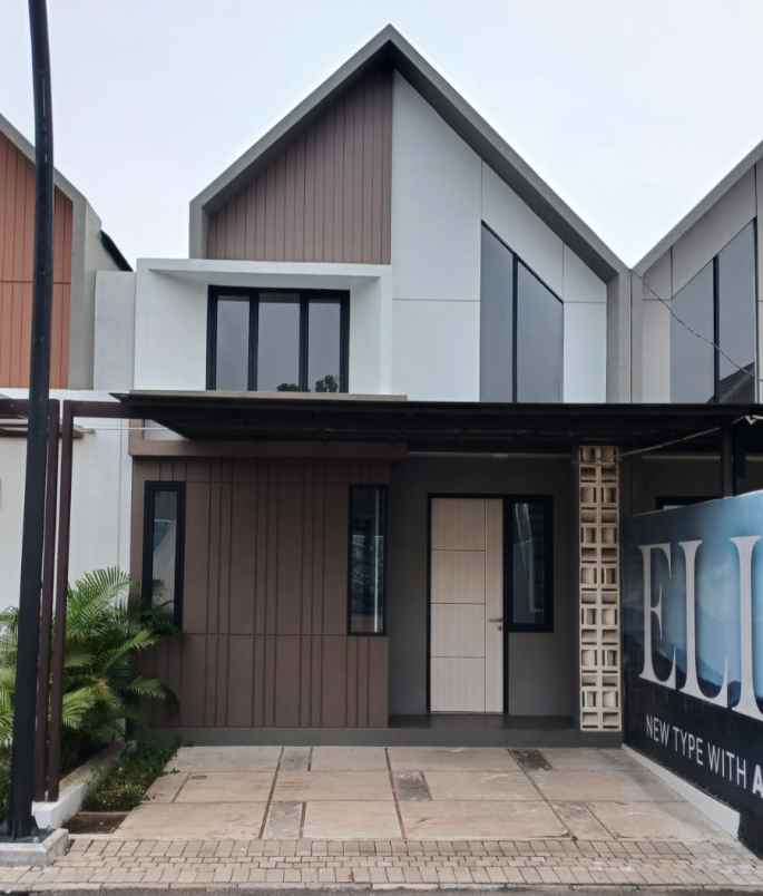 dijual rumah perumahan grandia liv