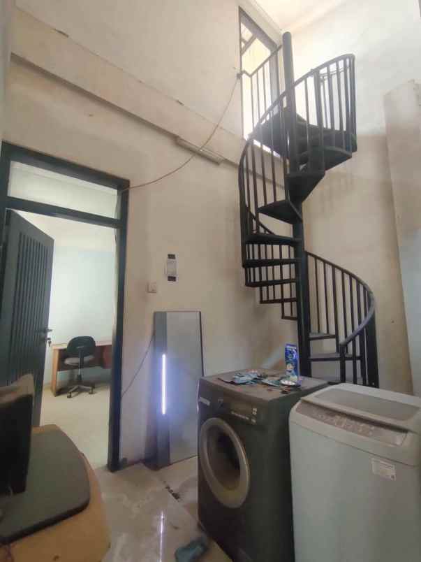 dijual rumah perumahan kota baru