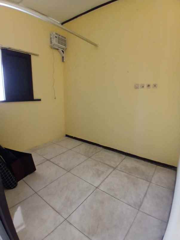 dijual rumah perumnas beji