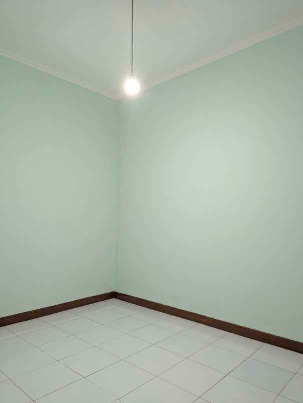 dijual rumah perumnas klender duren sawit
