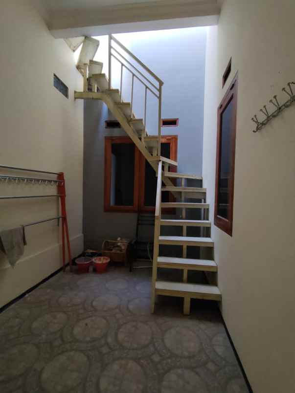 dijual rumah pesanggrahan kusuma