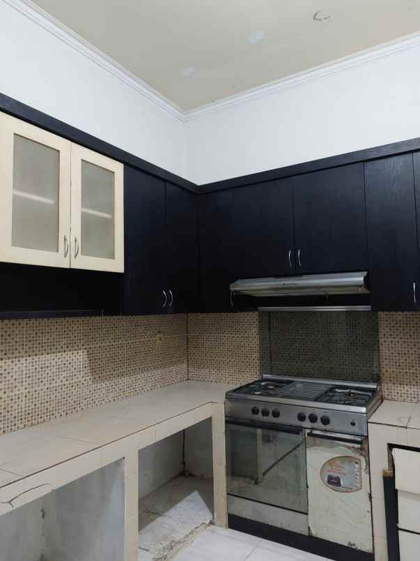 dijual rumah pesona khayangan depok