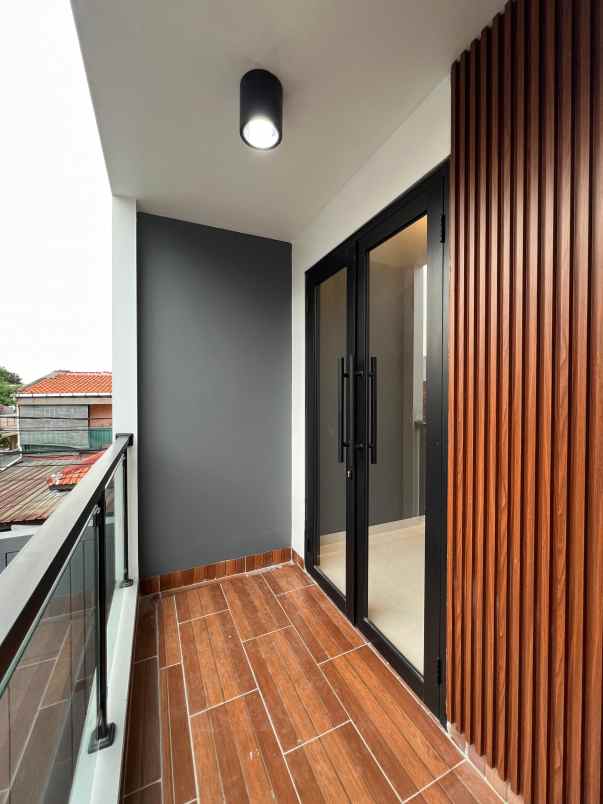 dijual rumah poltangan pejaten timur