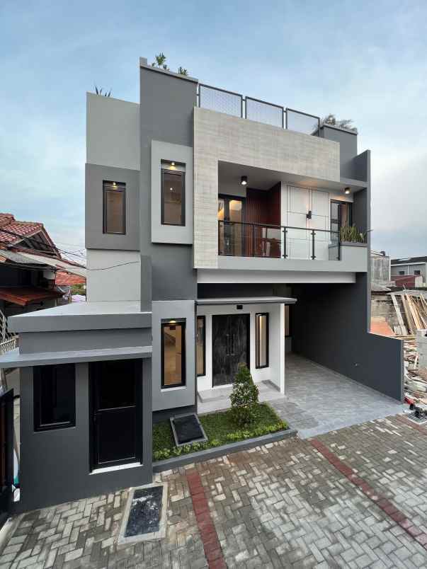 dijual rumah poltangan pejaten timur