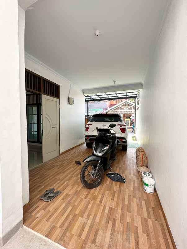 dijual rumah pondok bambu