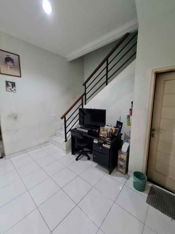 dijual rumah pondok hijau golf gading