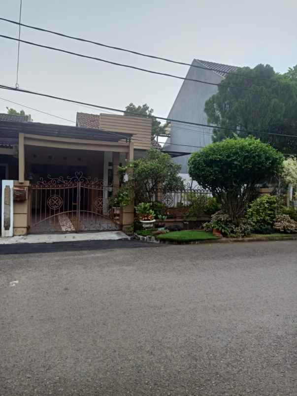 dijual rumah pondok kacang