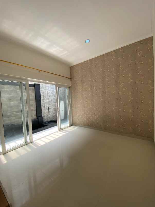 dijual rumah pondok kelapa