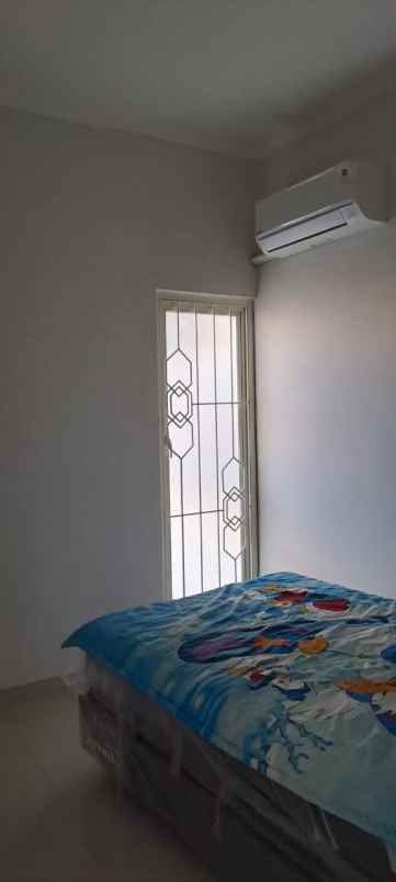 dijual rumah puri surya jaya