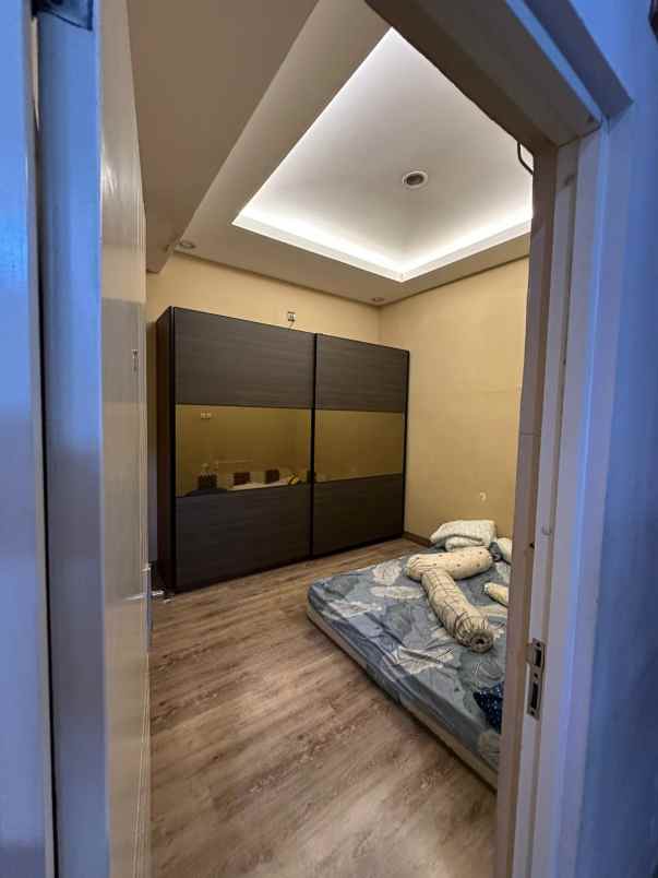 dijual rumah puri surya jaya