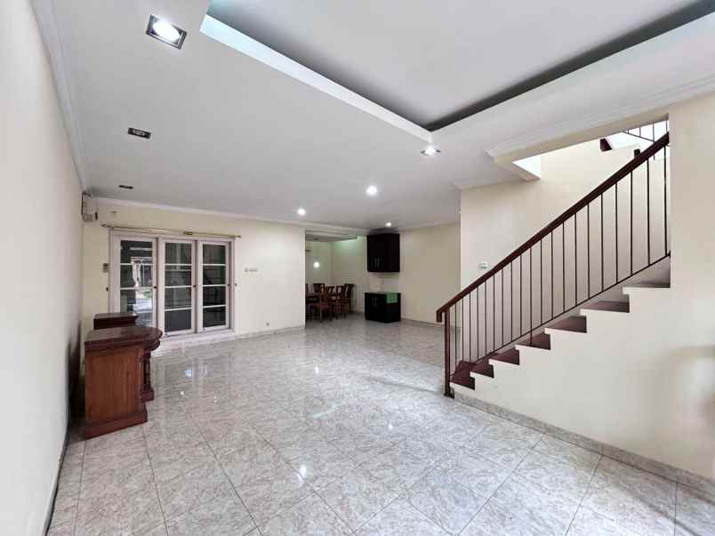 dijual rumah raffless hills cibubur