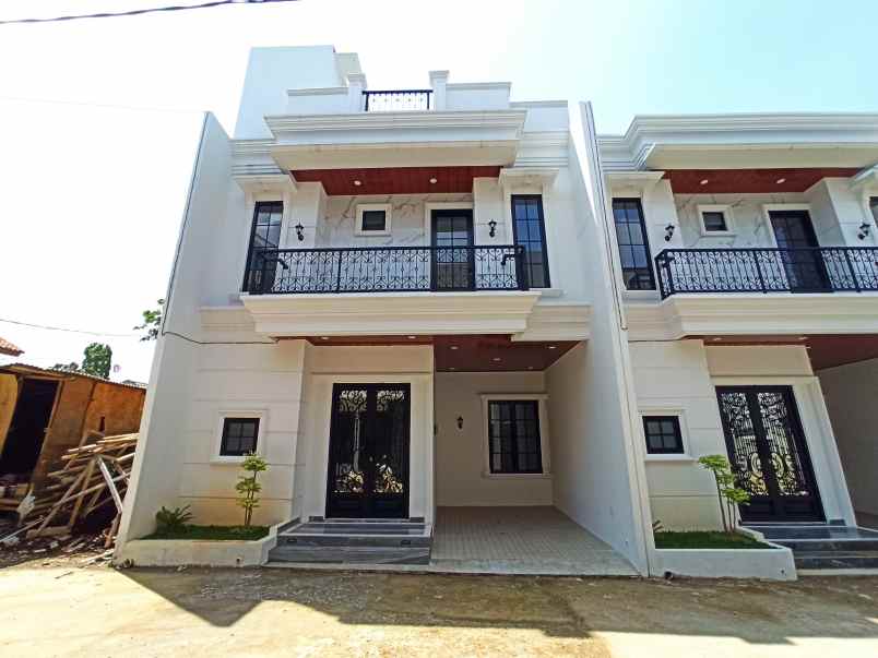 dijual rumah rangkapan jaya pancoran