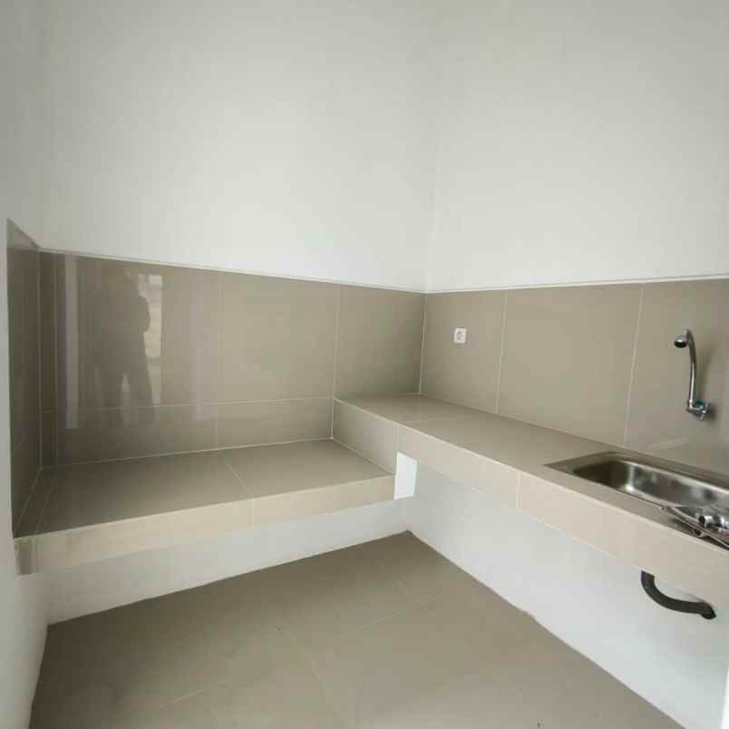 dijual rumah regency one pogot