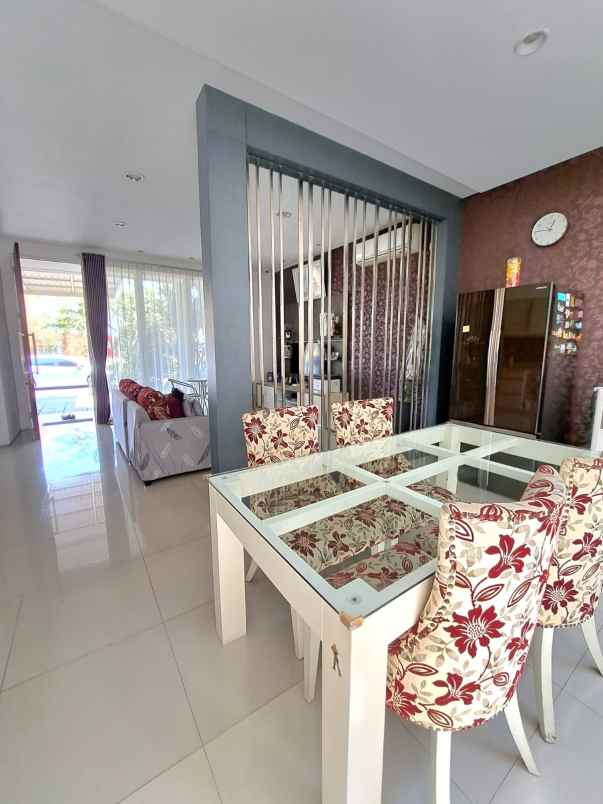 dijual rumah royal residence