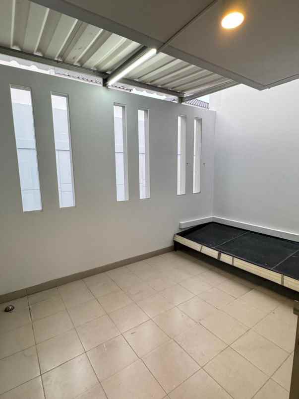 dijual rumah rumah golf island pantai