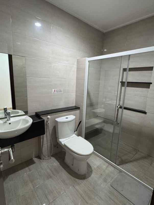 dijual rumah rumah golf island pantai