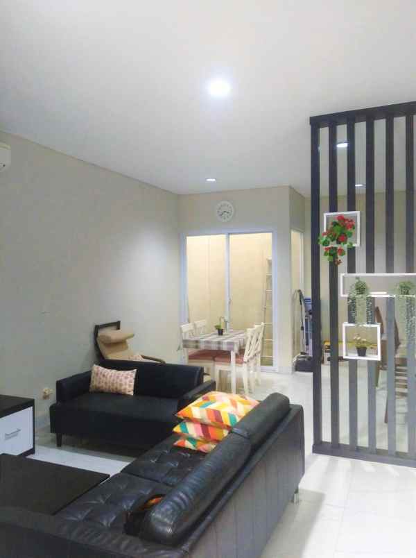 dijual rumah rumah jakarta garden city