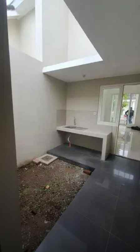 dijual rumah rungkut