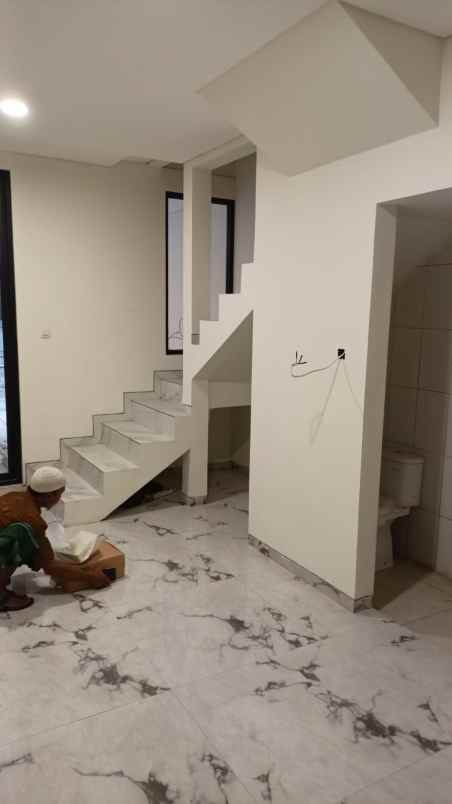 dijual rumah rungkut mapan