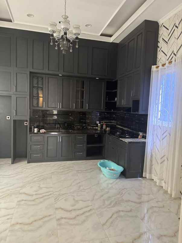 dijual rumah sambiroto