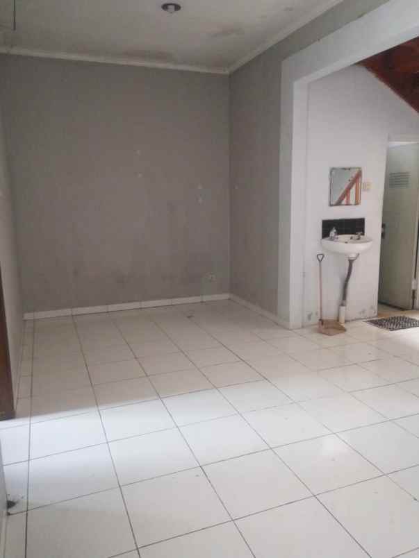 dijual rumah sariwangi residence