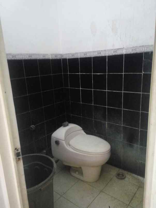 dijual rumah sariwangi residence