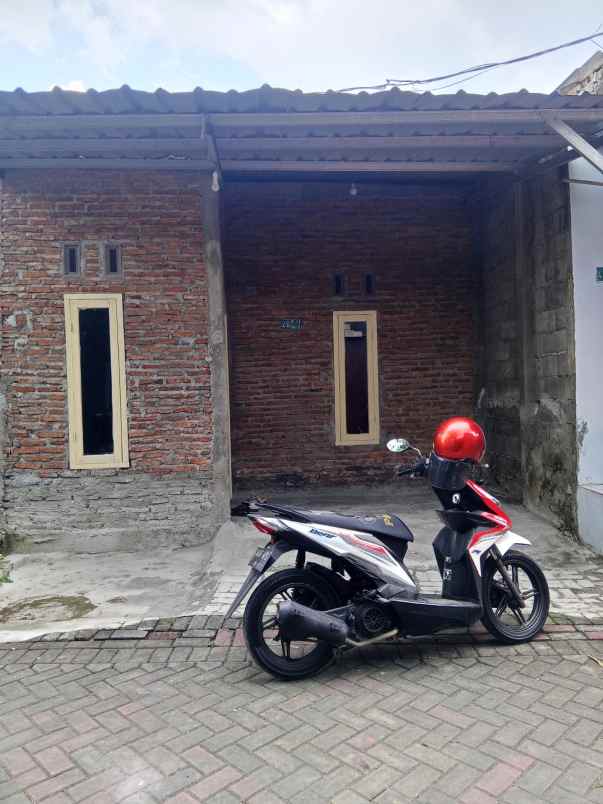dijual rumah seken di tlogomulyo semarang timur
