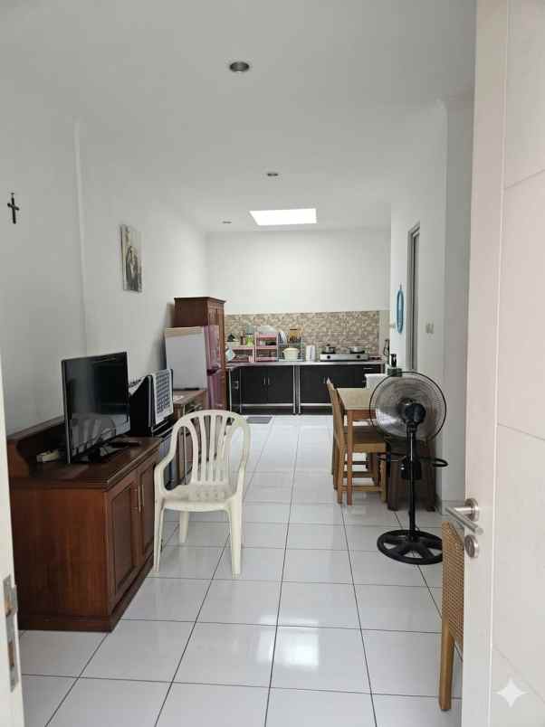 dijual rumah sektor 6