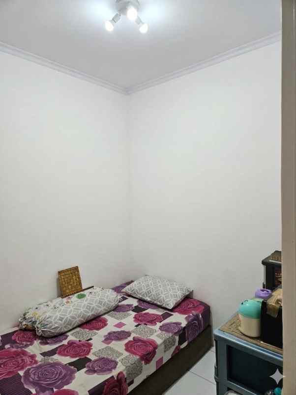 dijual rumah sektor 6