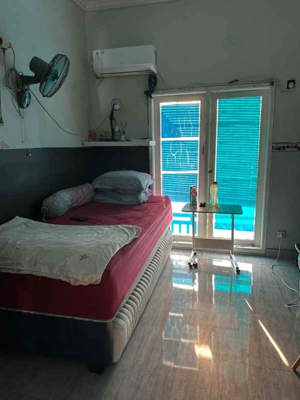 dijual rumah sektor 7b