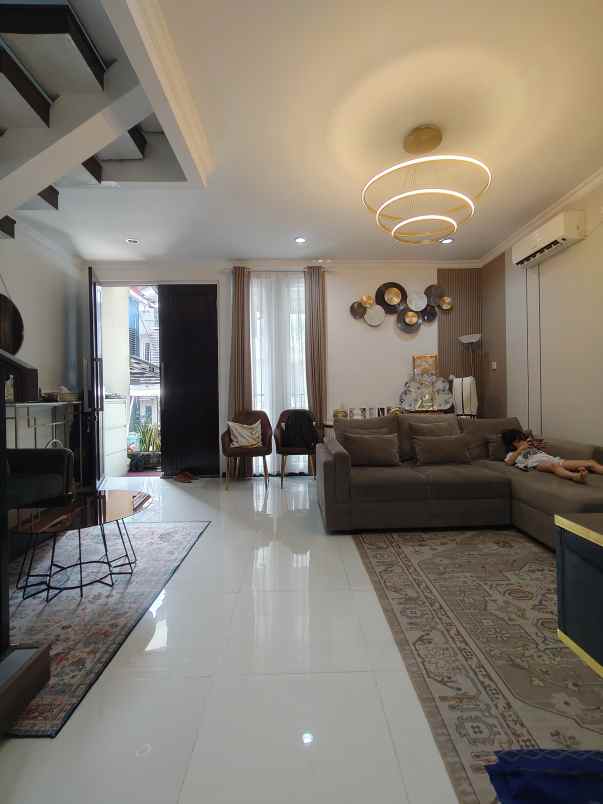 dijual rumah setu cipayung jakarta timur