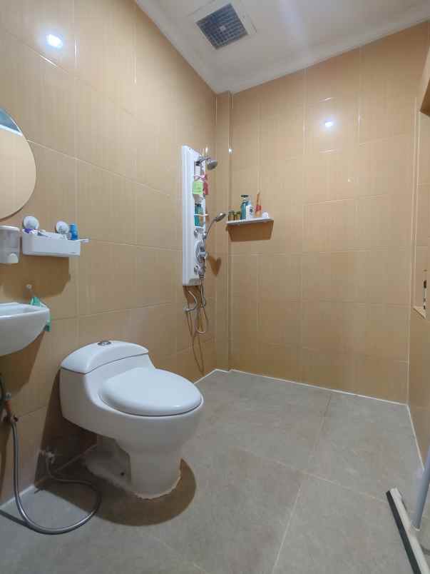 dijual rumah setu cipayung jakarta timur