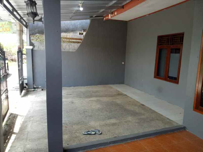 dijual rumah siap huni strategis